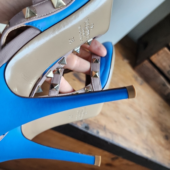 Valentino Rockstud T-Strap Blue Leather Heels - Picture 10 of 11